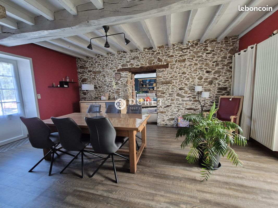 Maison 11 pièces 266 m² · à Sainte-Flaive-des-Loups · 266 m² · 459 800 €