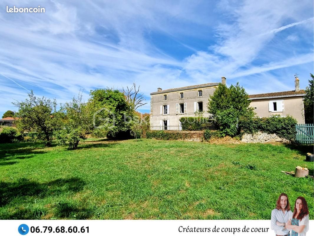 Maison 8 pièces 269 m² · à Beaussais-Vitré · 269 m² · 255 000 €