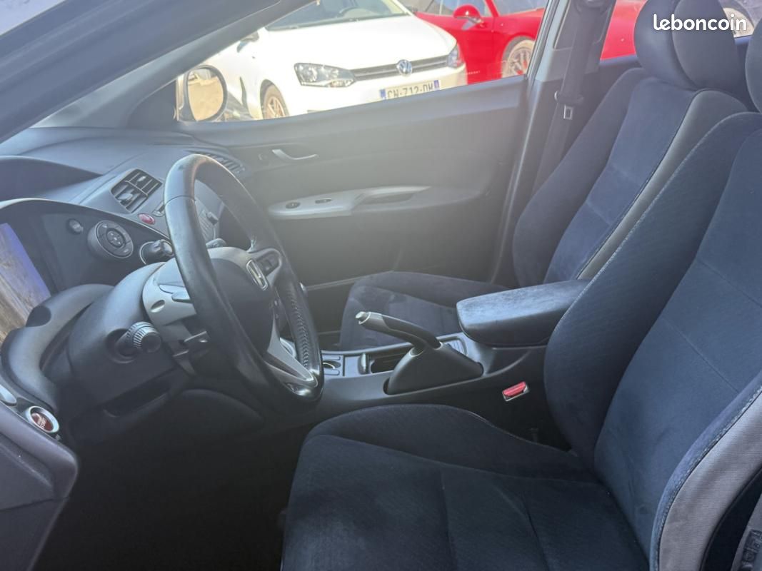 Honda Civic 2.2 i-CTDI 140cv Executive (image 17)