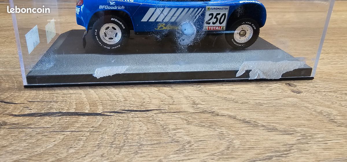 RENAULT MEGANE SCHLESSER RALLYE PARIS DAKAR 2000 IXO RAM020 1:43 1e
