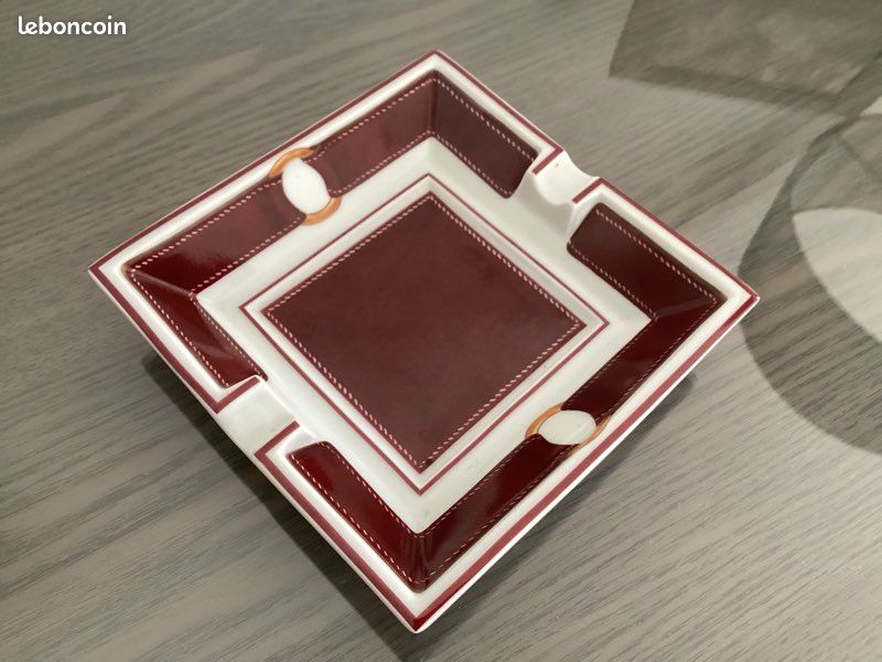 Hermès - Hermès Vide poche - Ashtray (1) - Cendrier Cheval - Porcelain
