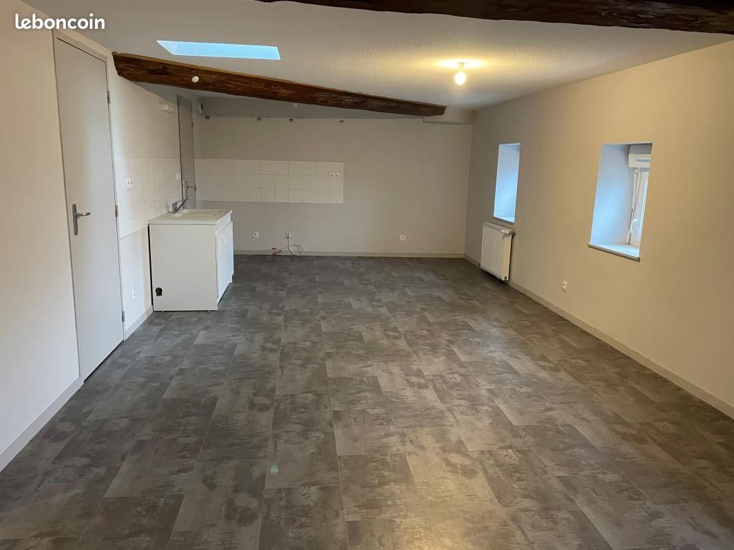 Appartement 3 pièces 74 m² · à Montréal-la-Cluse · 74 m² · 710 €/mois
