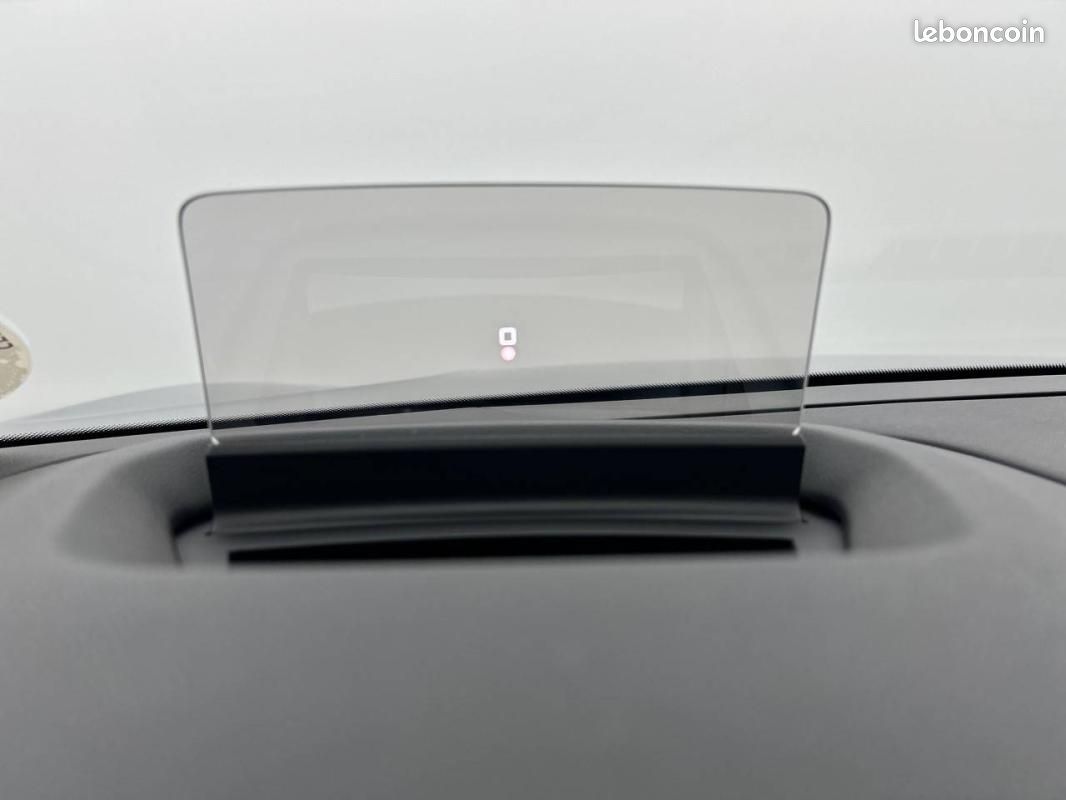 Citroën C4 BlueHDi 130 S&S EAT8 - Shine (image 20)