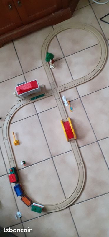 KEENWAY Train Set . Gare + train + figurines + accessoirs (image 6)