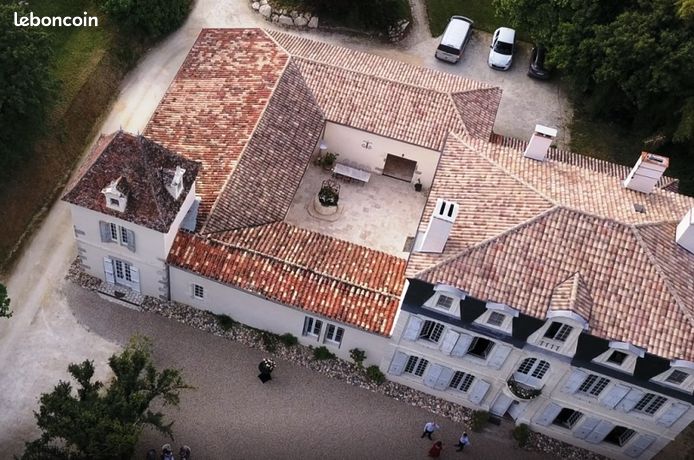 Chateau 26 pièces 700 m²