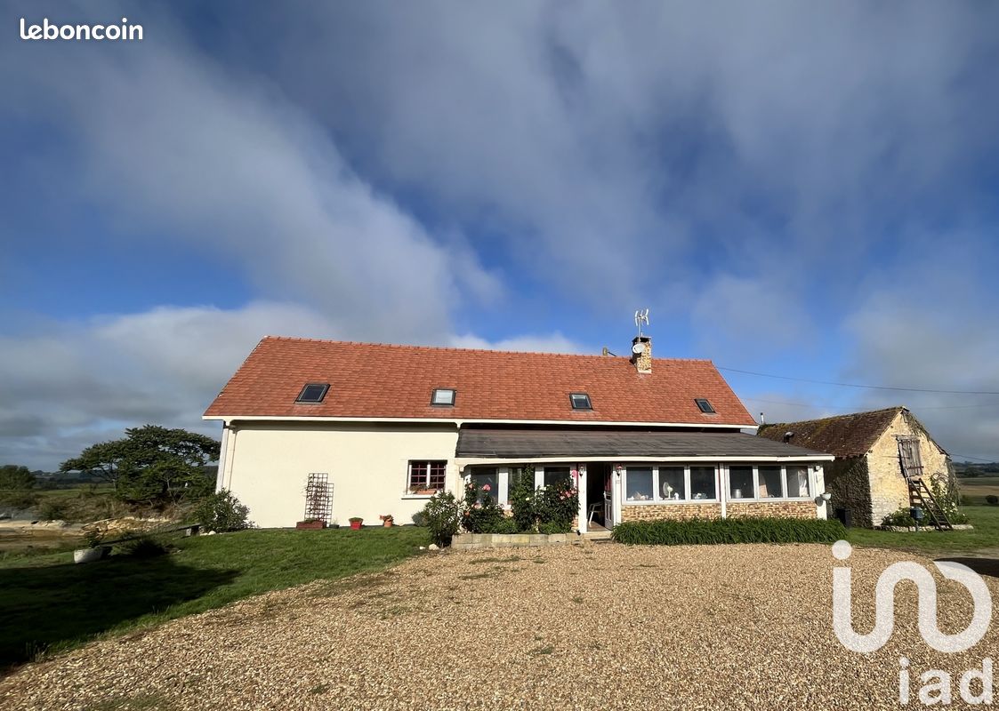 Maison 8 pièces 204 m² · à Saint-Pierre-des-Bois · 204 m² · 219 000 €