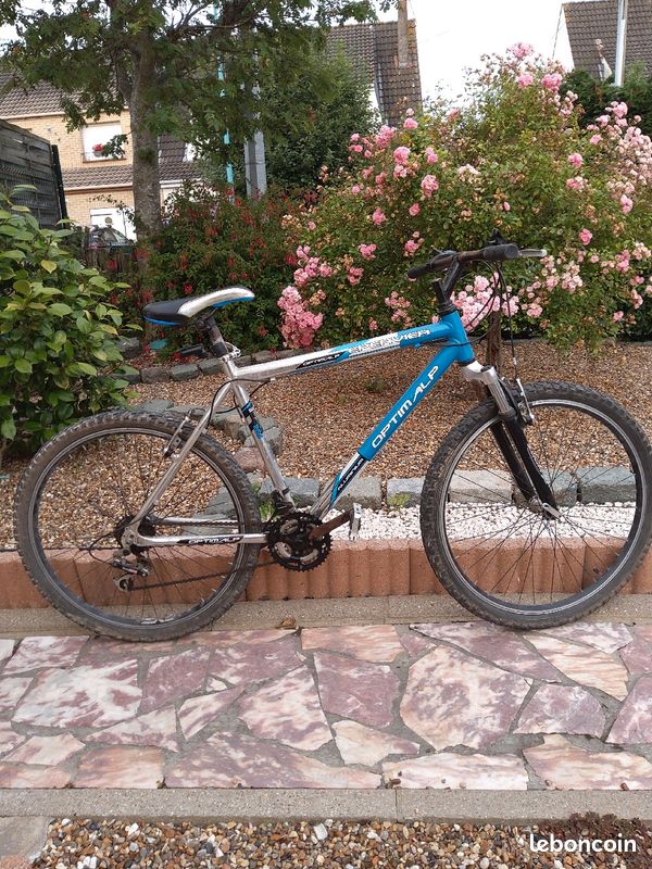 L'amour des vélos anciens – LES BICYCLETTES DU GRENIER