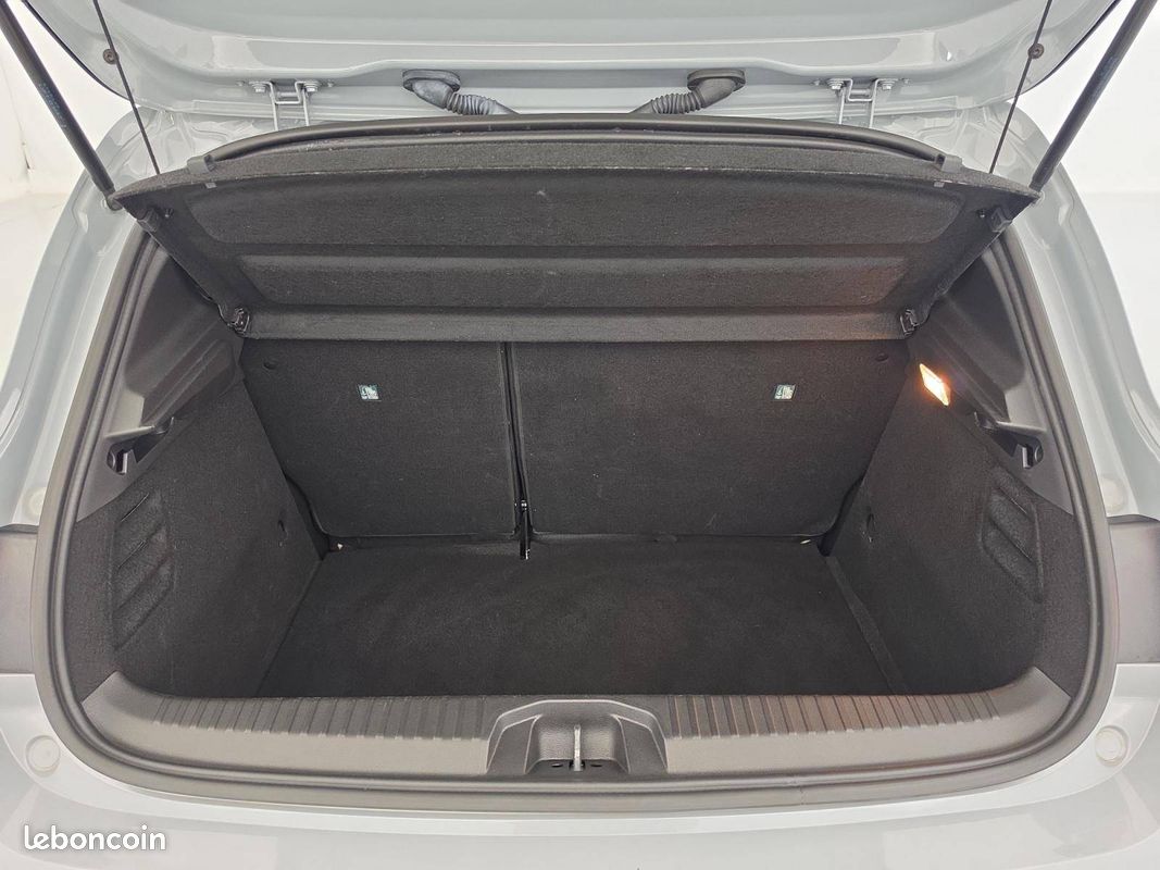 RENAULT Clio TCe 90 Techno (image 18)