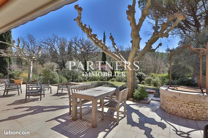 Maison 5 pièces 200 m²
