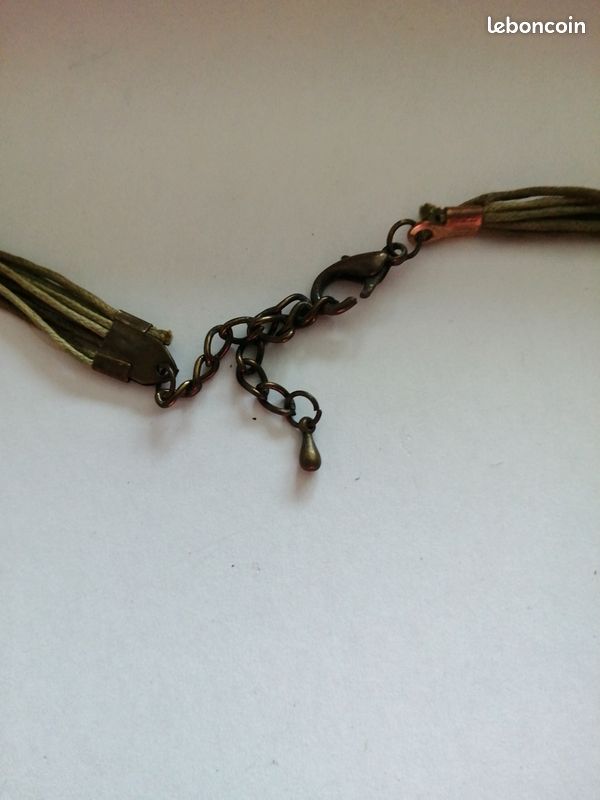 Collier (image 2)