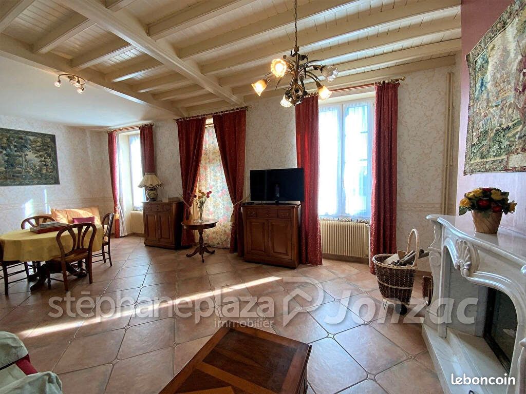 Maison 7 pièces 155 m² - Saint-Genis-de-Saintonge 17240 (image principale 6)