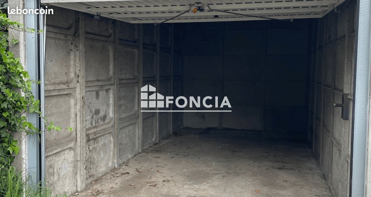 Parking 12 m² · à Pierrelaye · 12 m² · 99 €/mois