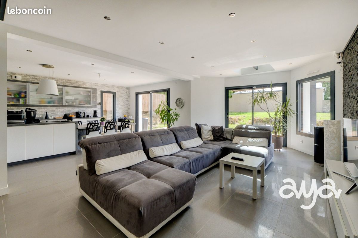 Maison 7 pièces 193 m² · à Vigneux-de-Bretagne · 193 m² · 549 900 €