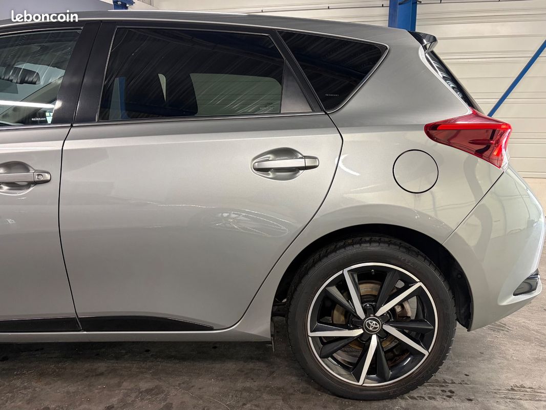 Toyota AURIS 1.8 HYBRID 136ch collection CAMERA DE RECUL - GPS - BLUETOOTH (image 23)