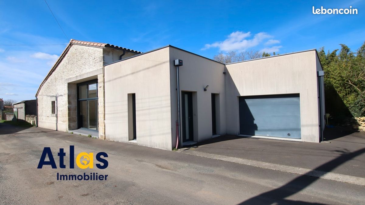 Maison 4 pièces 115 m² - Aigondigné 79370 (image principale 0)