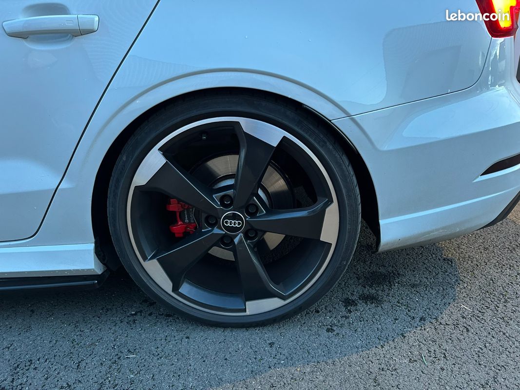 AUDI RS3 SPORTBACK Berline 2.5 TFSI DAZA 400 S tronic 7 Quattro Immat FR *Sieges RS / Toit ouvrant / Bang Olufsen (image 25)