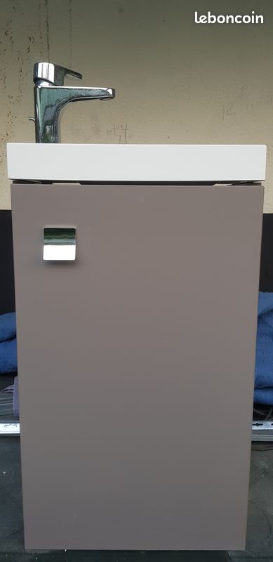 Lave mains avec miroir et robinet (image 5)