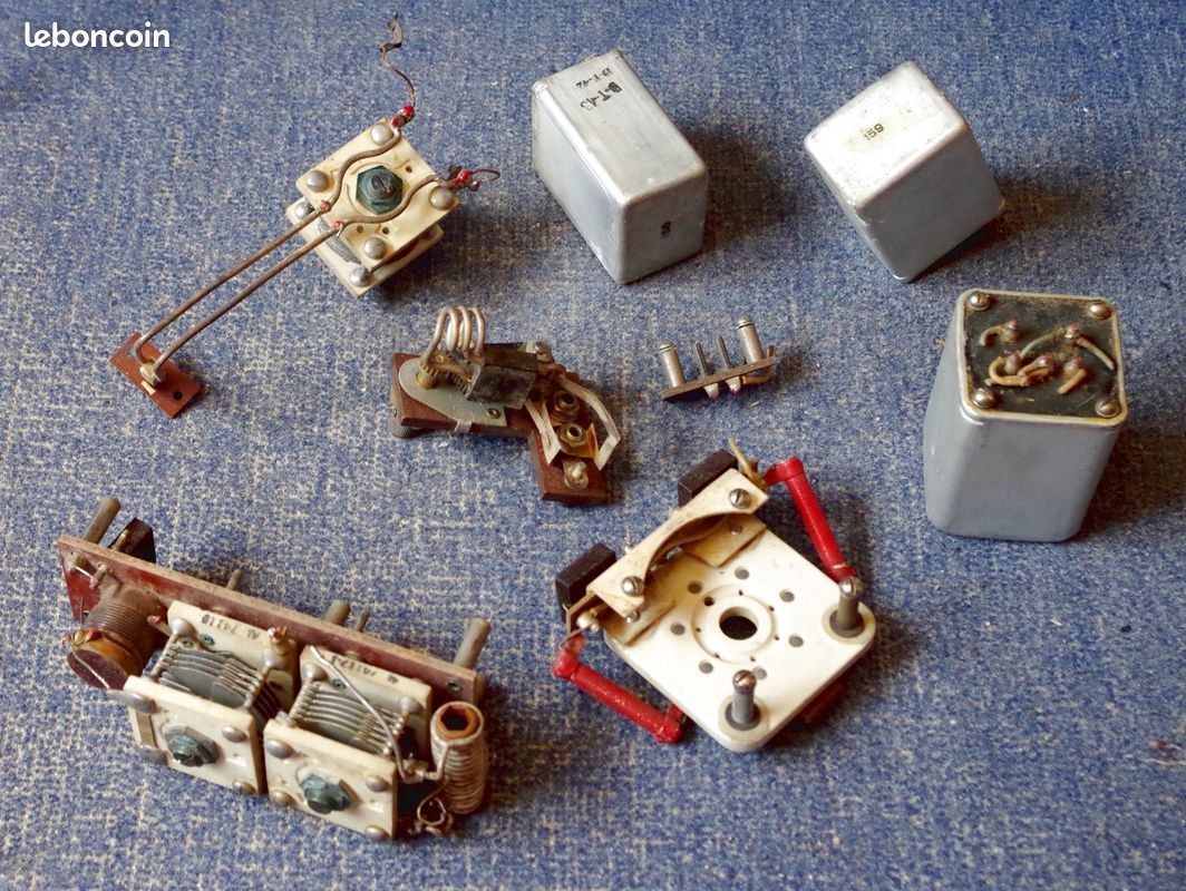 Pièces pour poste SCR-522 R.A.F (image 1)