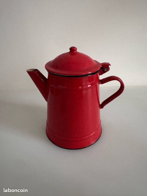 Théière vintage émaillée rouge (image 1)