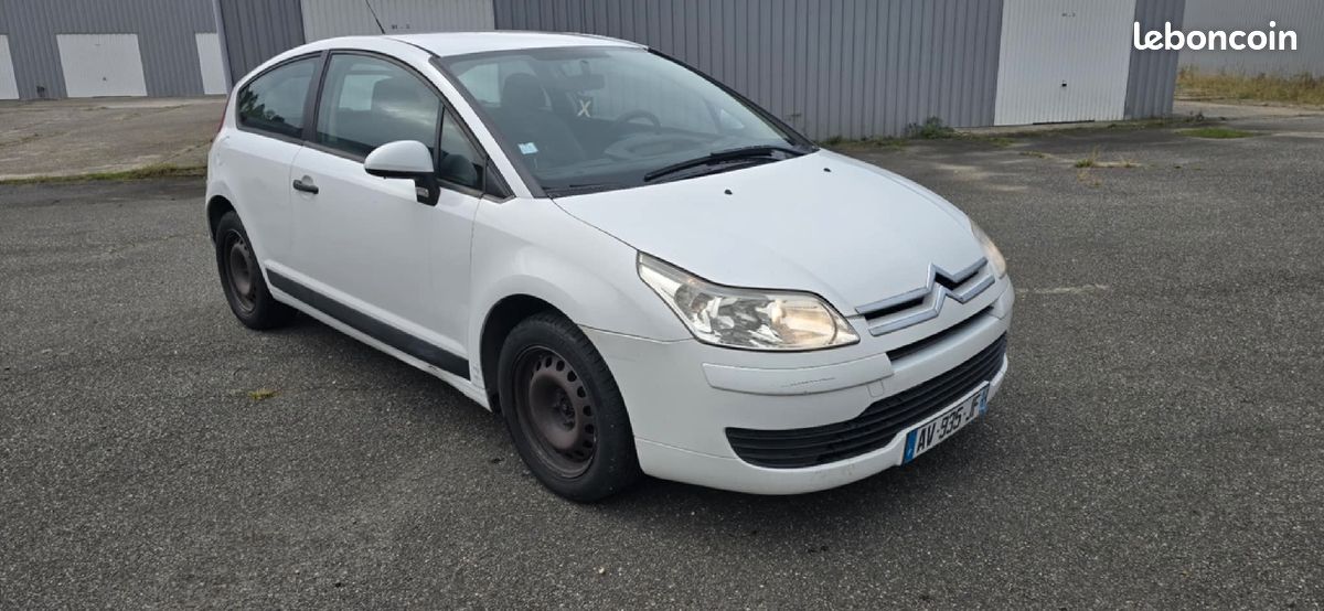 Citroen C4 Berline 1.6 16V Épave (2005, Blanc