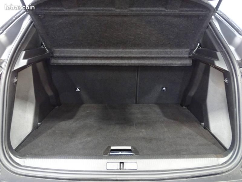 Peugeot 2008 1.2 100ch S&S Allure (image 13)