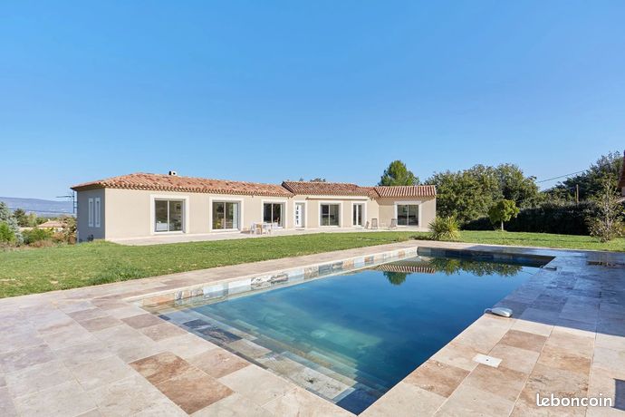 Propriété 8 pièces 220 m²