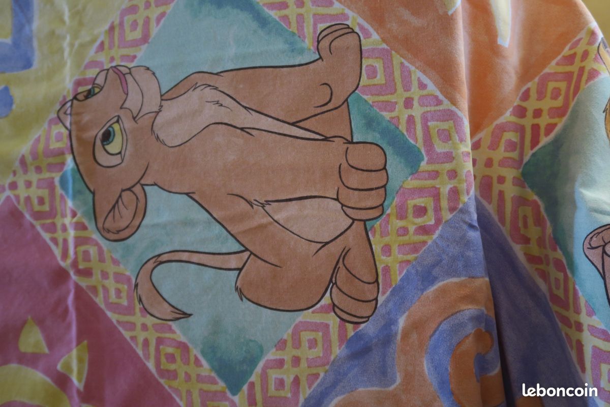 Parure drap +housse de couette + 2 taies Le roi Lion (image 4)