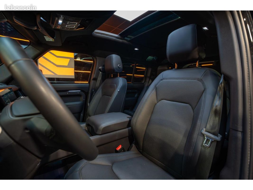 LAND ROVER DEFENDER 110 P300e X-DYNAMIC SE (image 28)