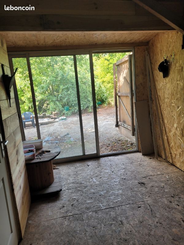 Terrain avec chalet et eau de ville · à Bais · 15 000 €