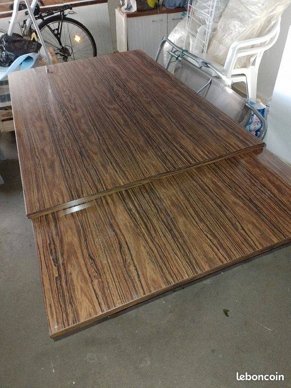 Table formica (image 1)
