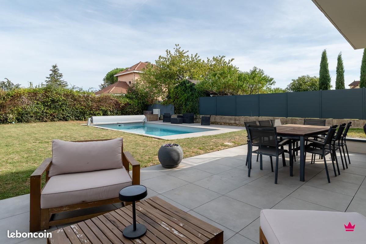 Maison 8 pièces 186 m² · à Genas · 186 m² · 699 000 €