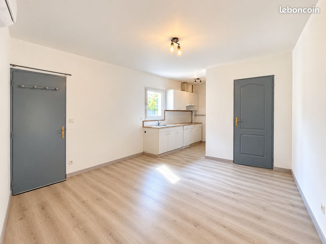 Immeuble 147 m² · à Sarrians · 147 m² · 265 000 €
