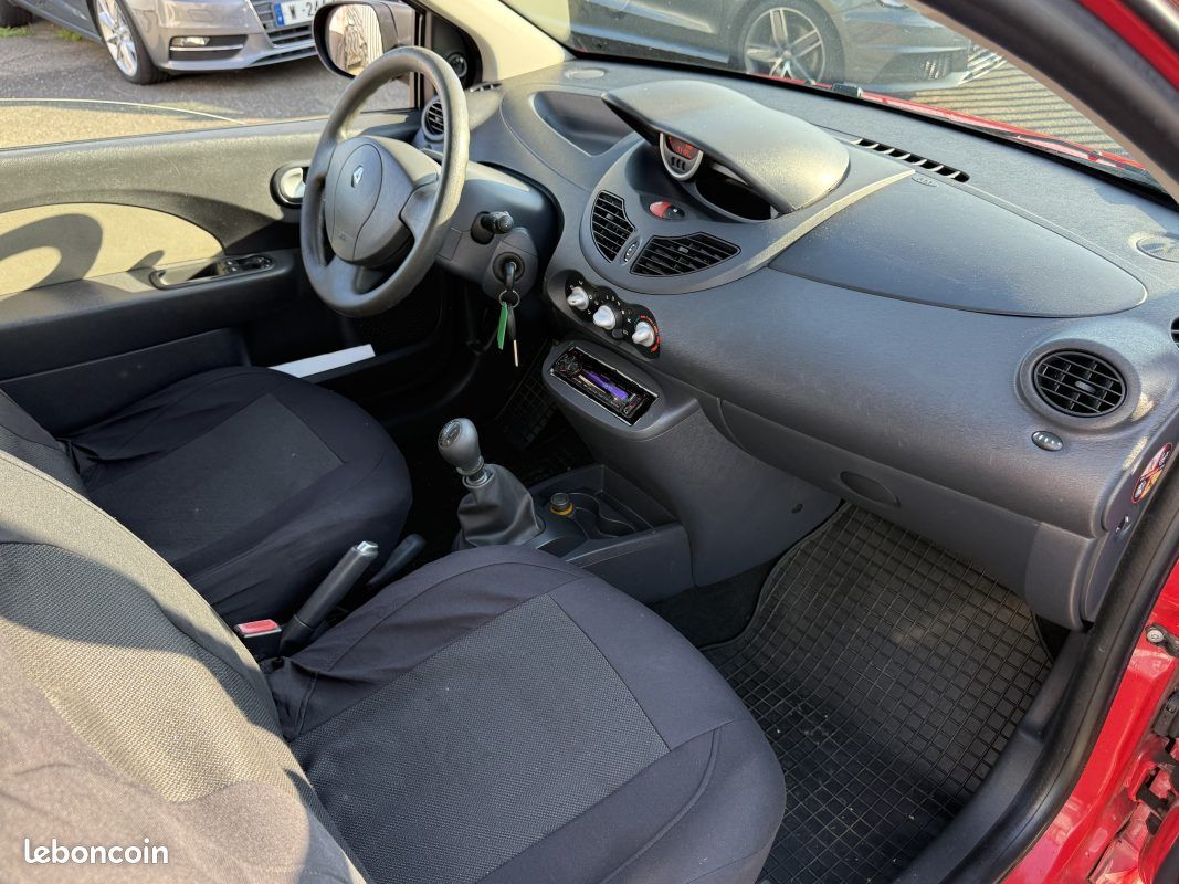 Renault Twingo II (C44) 1.2 60ch Access (image 17)