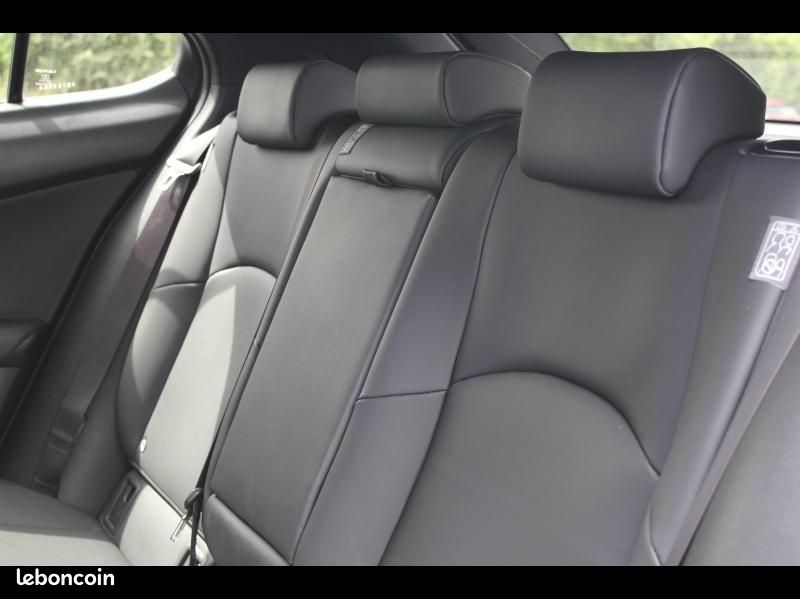 Lexus UX 250h F SPORT Design 2WD (image 14)