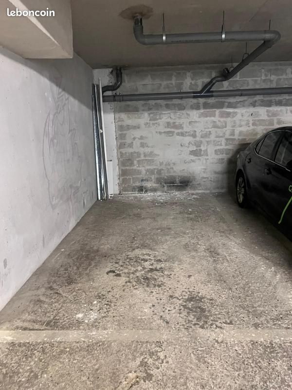 Parking Paris · 16 000 €