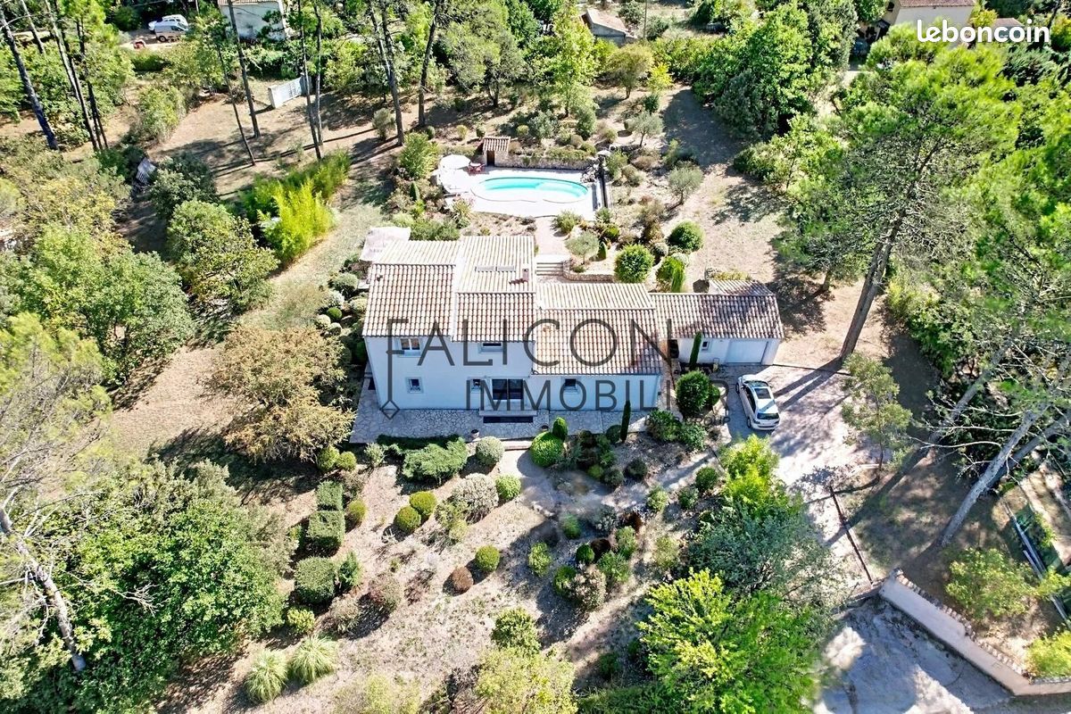 Maison 6 pièces 180 m² · à La Celle · 180 m² · 695 000 €