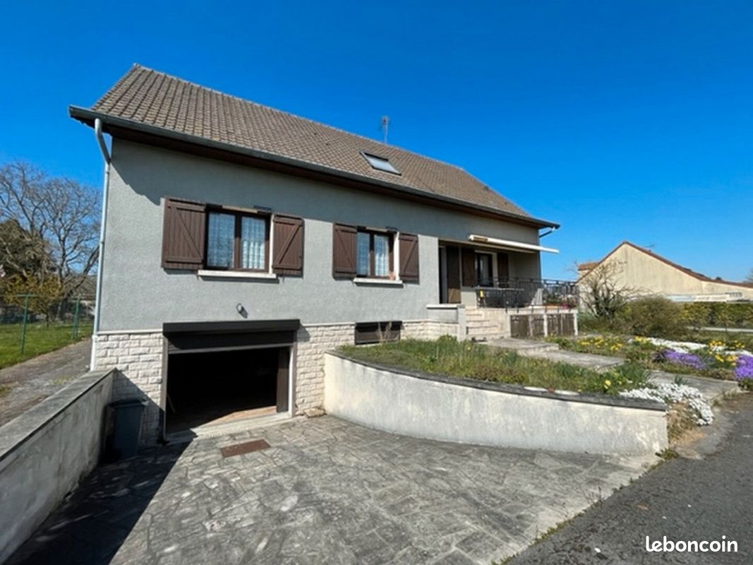 Maison 8 pièces 145 m² · à Fère-Champenoise · 145 m² · 190 000 €