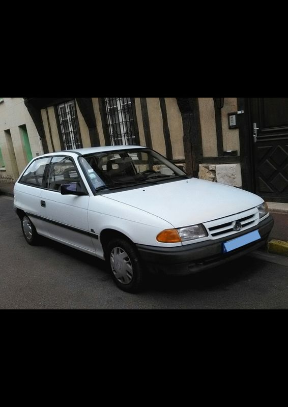 Dans l'état, sans CT, Opel ASTRA F 3 portes diesel 1.7 D 1993 sans ...