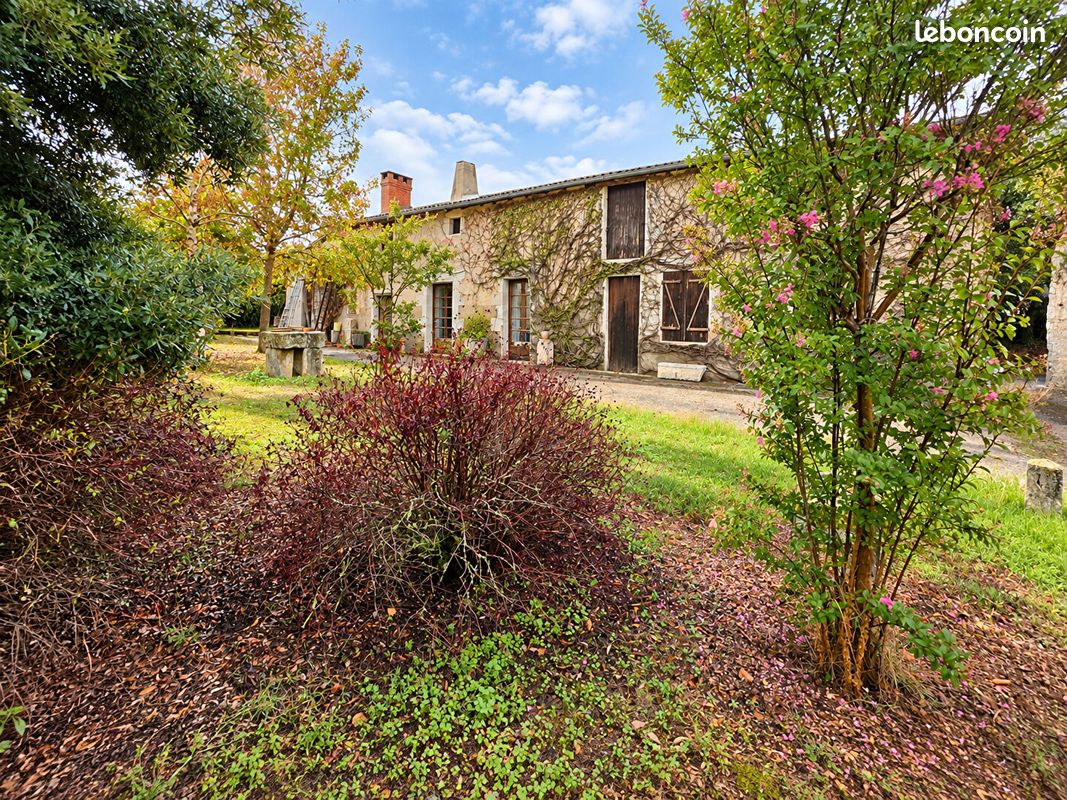 Maison 3 pièces 115 m² · à Saint-Martin-la-Pallu · 115 m² · 139 000 €