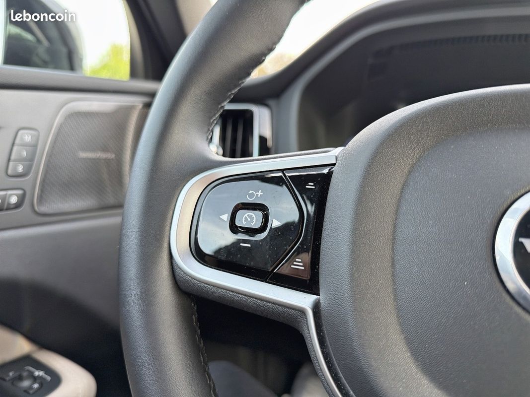 VOLVO XC60 T6 AWD Hybride rechargeable 253 ch+145 ch Geartronic 8 Plus Style Dark (image 19)
