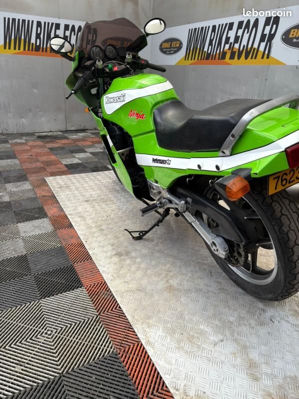 Kawasaki GPZ 900 R GODIER GENOUD (62980) (image 4)