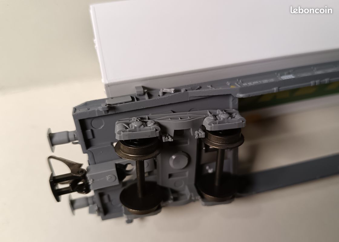 Rame Roco Wagon Kangourou OBB 46577 + Caisses Vaillant – Modélisme Ferroviaire NEUF