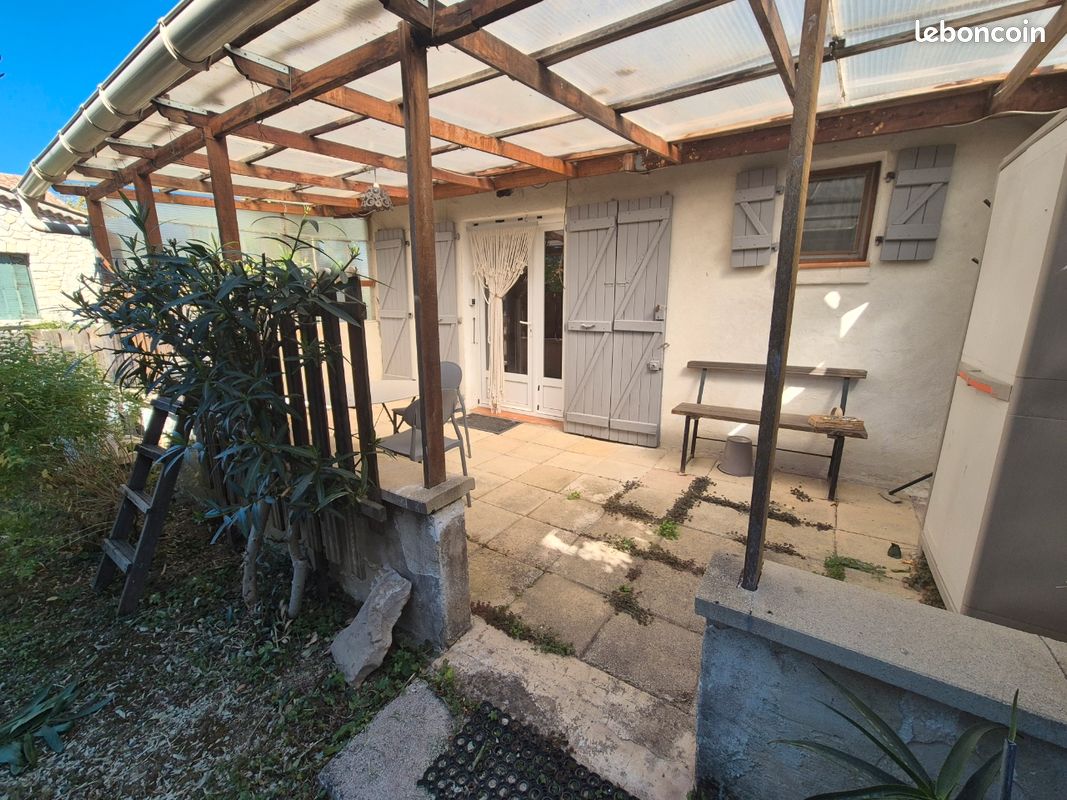 Appartement 1 pièce 25 m² · à Vaison-la-Romaine · 25 m² · 400 €/mois