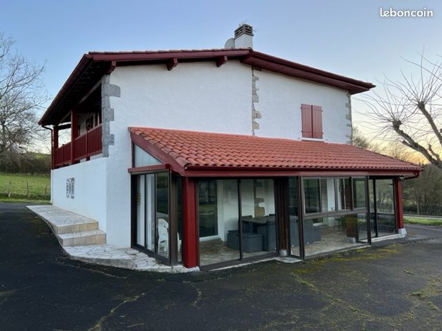 Maison 5 pièces 137 m² - Ostabat-Asme 64120 (image principale 0)