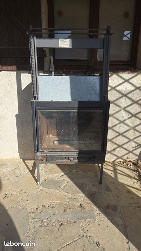 Insert de cheminée à bois (image 1)