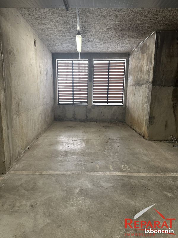 Parking 12 m² · à Brive-la-Gaillarde · 12 m² · 60 €/mois
