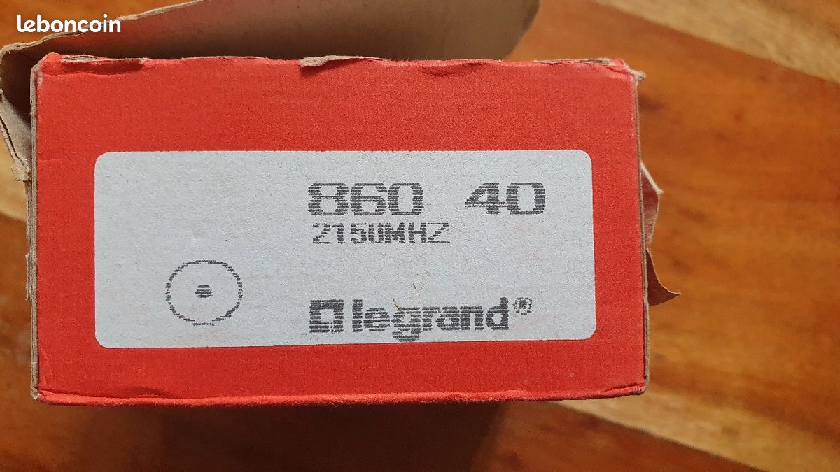 Prise antenne TV saillie complète Legrand Oteo / ASL blanc (image 2)