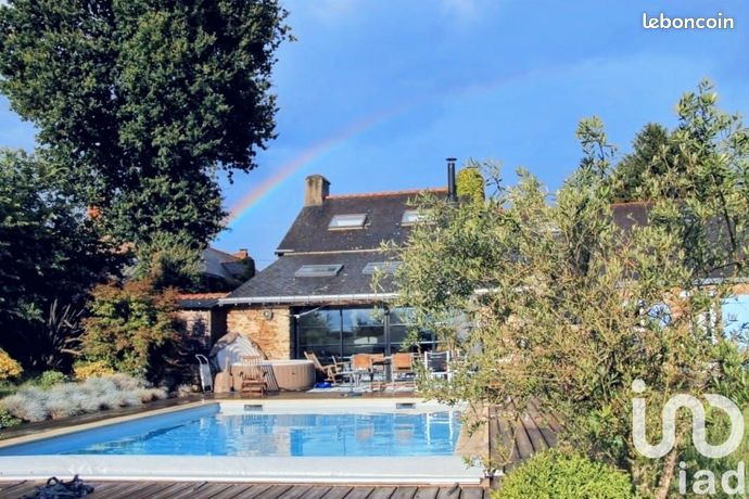 Maison 8 pièces 220 m²