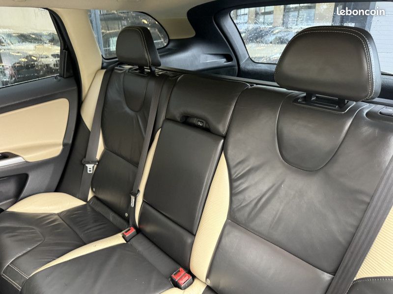 Volvo XC60 D3 163CH DRIVE R-DESIGN (image 9)
