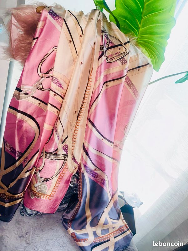 Foulard en soie (image 4)